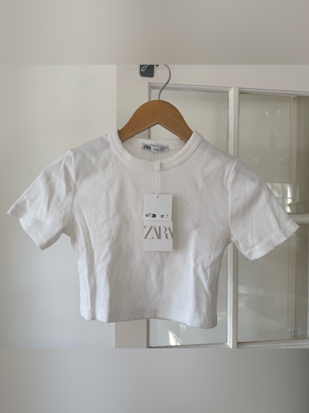 NWT Zara White Ribbed Short-Sleeve Cropped Tee size Small